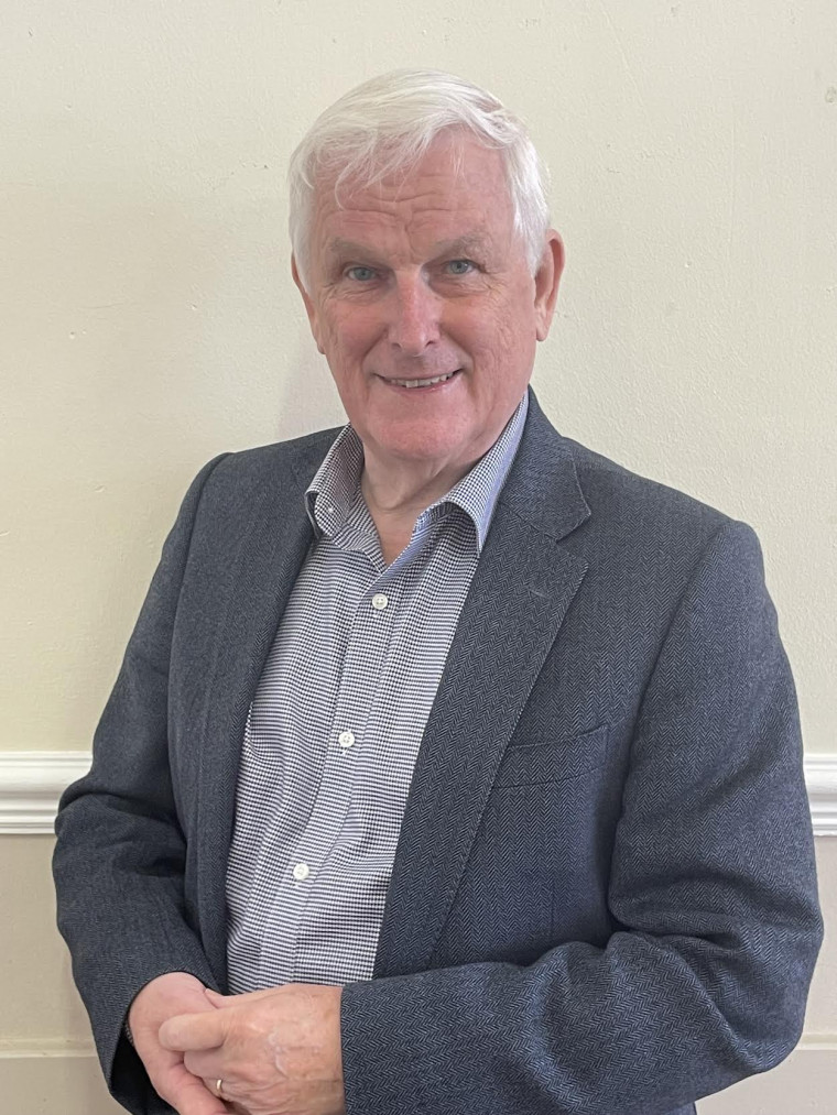 Alex Brydon